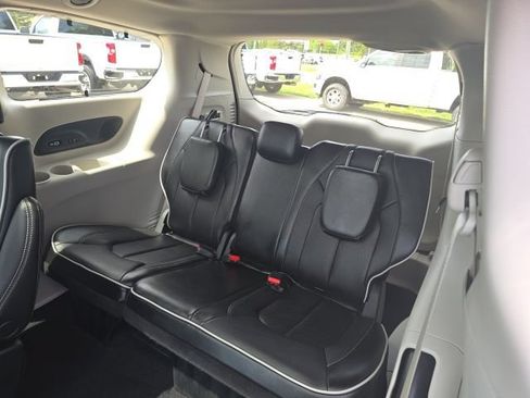 Used 2023 Chrysler Pacifica Limited w/ Uconnect Theater Family Group AWD/4WD image 20