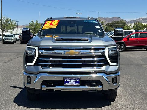 Used 2024 Chevrolet Silverado 3500 LTZ w/ LTZ Plus Package AWD/4WD image 2
