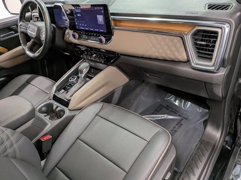 Used 2024 GMC Canyon Denali image 29