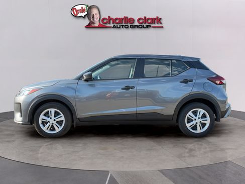 Certified 2025 Nissan Kicks Play S FWD image 2