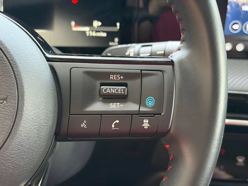Used 2026 Nissan Kicks SR AWD/4WD image 18