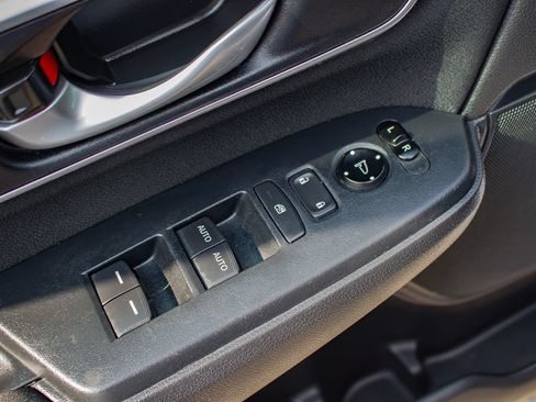 Used 2018 Honda CR-V EX image 15