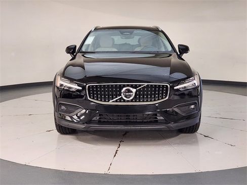 New 2026 Volvo V60 B5 Cross Country Plus w/ Protection Package Premier image 9