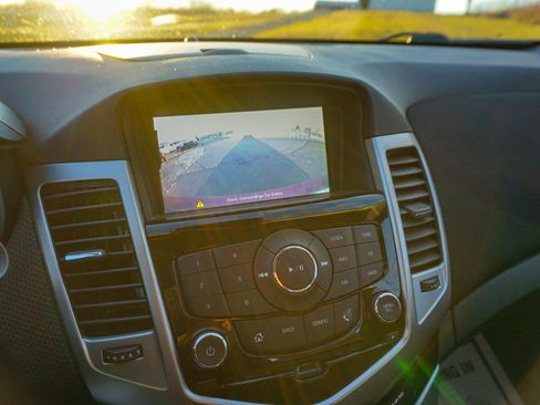 Used 2013 Chevrolet Cruze LT image 14