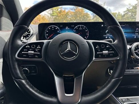 Certified 2022 Mercedes-Benz GLA 250 4MATIC image 19
