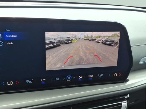 Used 2026 Chevrolet Traverse LT AWD/4WD image 6