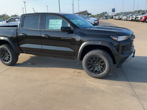 New 2026 Chevrolet Colorado Trail Boss AWD/4WD image 9