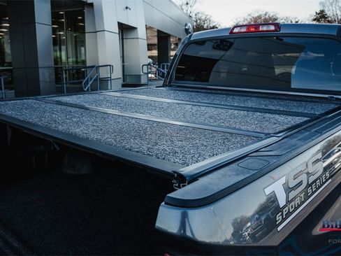 Used 2018 Toyota Tundra SR5 image 10