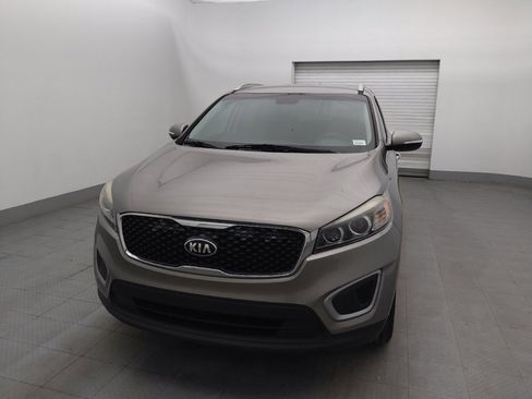 Used 2018 Kia Sorento LX image 15