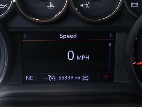 Used 2019 Chevrolet Silverado 1500 LT w/ Texas Edition AWD/4WD image 3