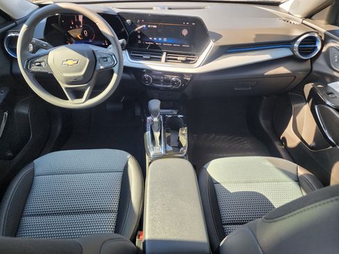 New 2026 Chevrolet Trax LT w/ Driver Confidence Package FWD image 18