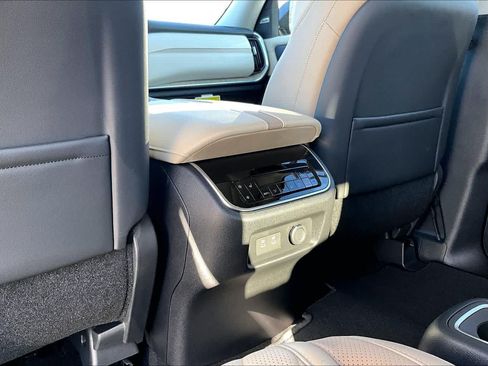New 2026 Nissan Armada Platinum RWD image 20