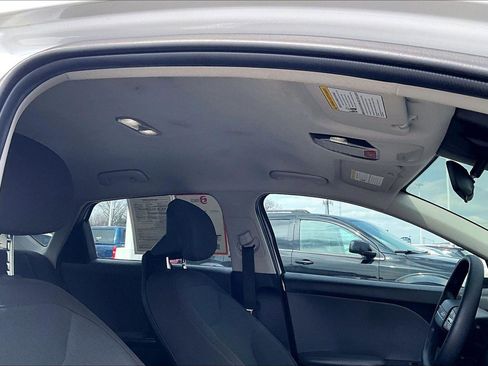 Used 2025 Kia K4 LXS image 23