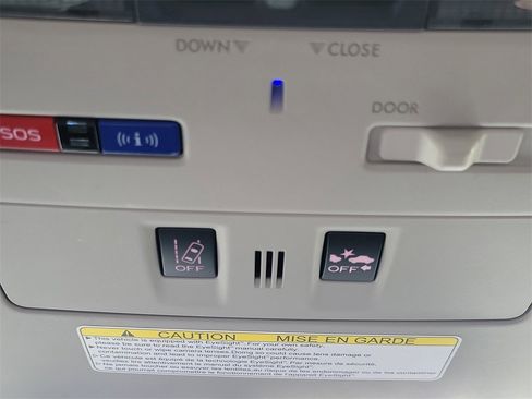 Used 2017 Subaru Crosstrek 2.0i Limited image 34