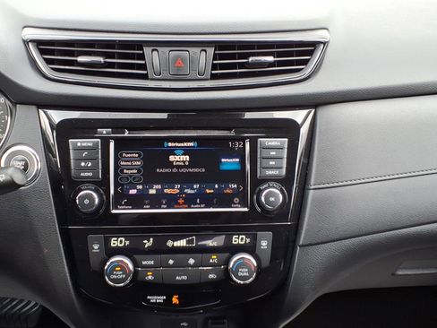 Certified 2020 Nissan Rogue SV image 24