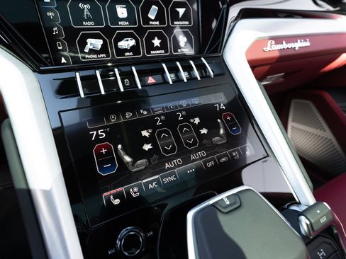 Used 2022 Lamborghini Urus image 89