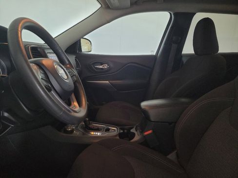 Used 2020 Jeep Cherokee Latitude image 17