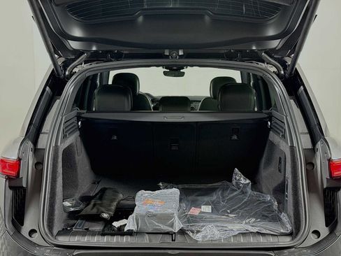 New 2025 Land Rover Range Rover Sport SE image 25