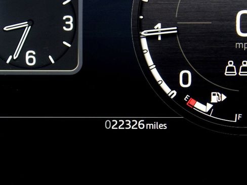 Used 2025 Land Rover Defender 110 S AWD/4WD image 21