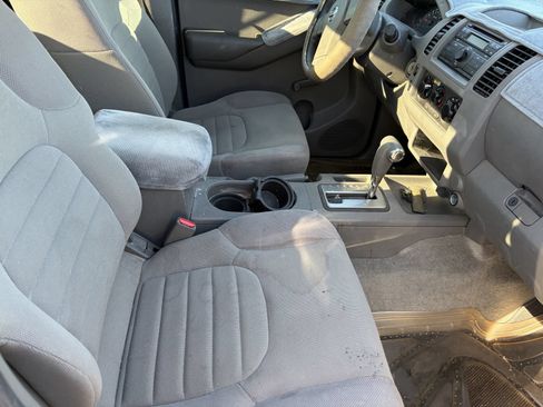 Used 2011 Nissan Frontier S w/ S Preferred Pkg RWD image 7