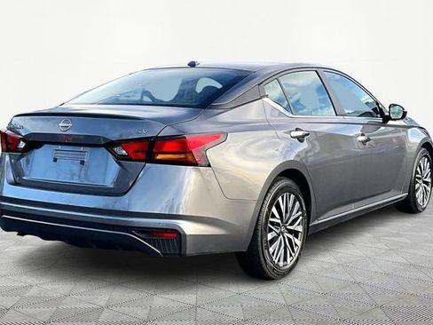 Used 2024 Nissan Altima 2.5 SV image 5