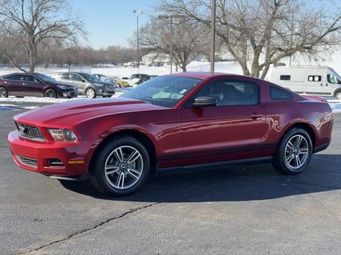Used 2010 Ford Mustang V6 image 3
