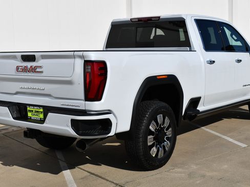 New 2026 GMC Sierra 2500 Denali w/ Denali Reserve Package image 6
