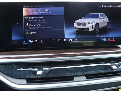 New 2026 BMW X5 xDrive40i w/ Climate Comfort Package image 37