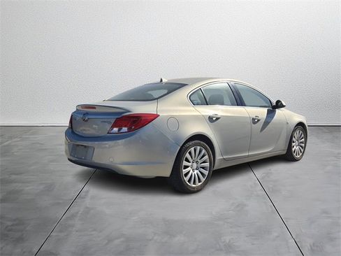 Used 2011 Buick Regal CXL image 4