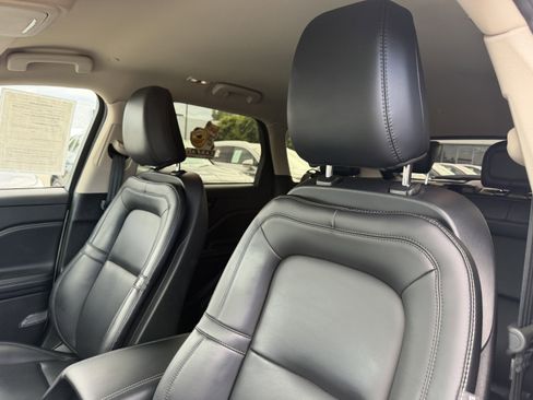 Certified 2023 Lincoln Corsair FWD image 15
