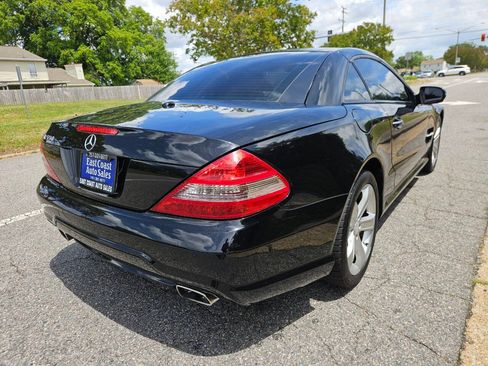 Used 2011 Mercedes-Benz SL 550 image 6