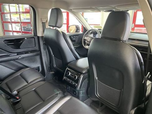 Used 2023 Lincoln Aviator AWD image 24