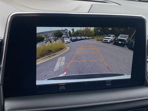 Used 2022 GMC Yukon SLE image 22