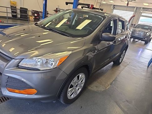 Used 2014 Ford Escape S FWD image 2
