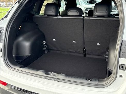 New 2026 Jeep Compass Latitude image 9