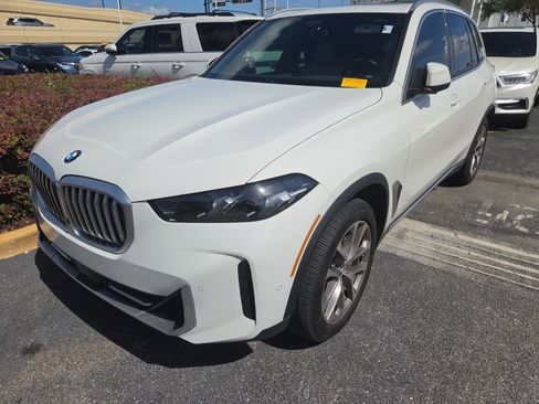 Used 2024 BMW X5 sDrive40i w/ Parking Assistance Package RWD image 3
