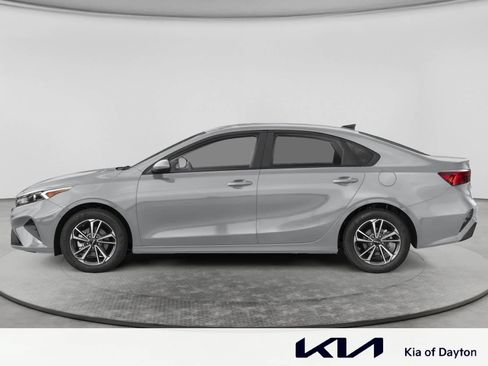 Used 2023 Kia Forte LXS w/ LXS Technology Package FWD image 3