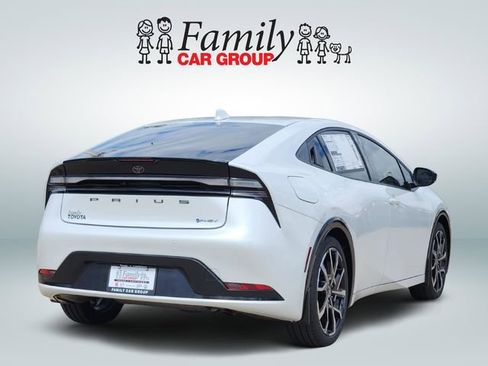 New 2025 Toyota Prius Plug-In Hybrid image 4