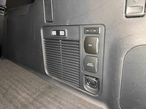 Used 2025 Ford Expedition Max Platinum image 29