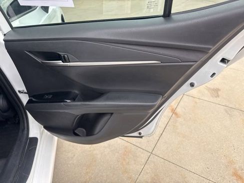 Used 2025 Toyota Camry LE w/ Convenience Package image 27