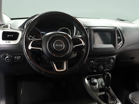 Used 2019 Jeep Compass Latitude AWD/4WD image 9