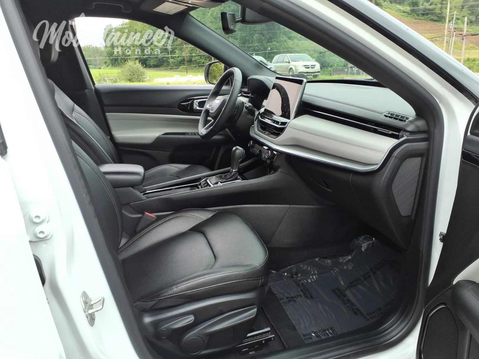 Used 2024 Jeep Compass Limited AWD/4WD image 14