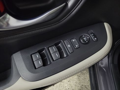 Used 2025 Honda HR-V LX image 21