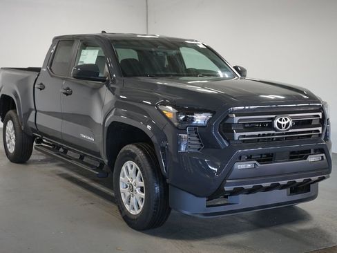 New 2026 Toyota Tacoma SR5 image 3