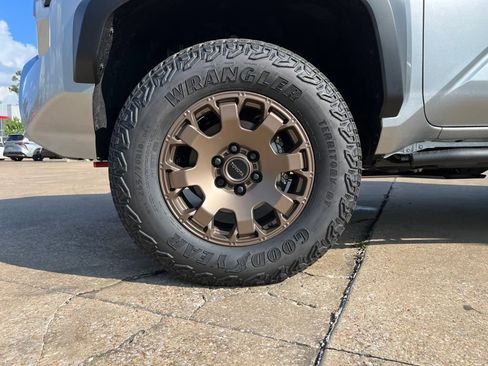 New 2025 Toyota Tacoma Trailhunter image 20