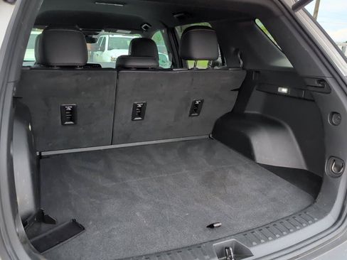 Used 2025 Chevrolet Equinox LT w/ Convenience Package II FWD image 35