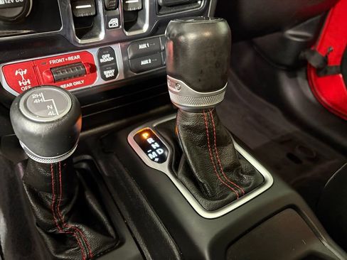 Used 2020 Jeep Gladiator Rubicon image 32