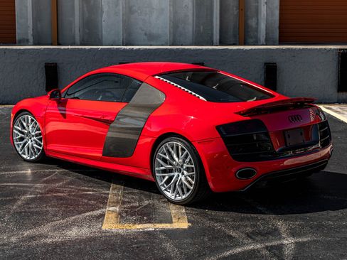 Used 2010 Audi R8 V10 image 3