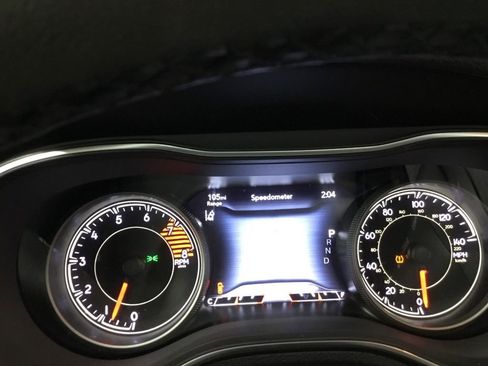 Used 2022 Jeep Cherokee Limited image 32