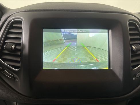 Used 2020 Jeep Compass Latitude image 16